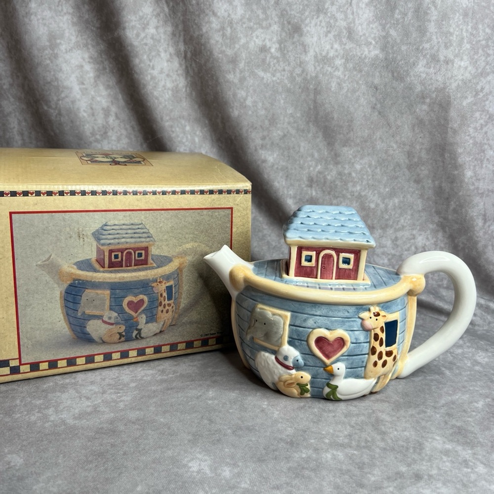 1993 Noah's Ark Teapot By Susan Winget Nursery Animals READ